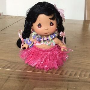 Precious Moments Children of the World Hawaii doll